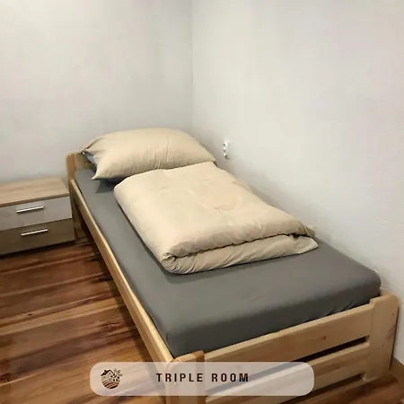 Apartmánový Dom * Visnove